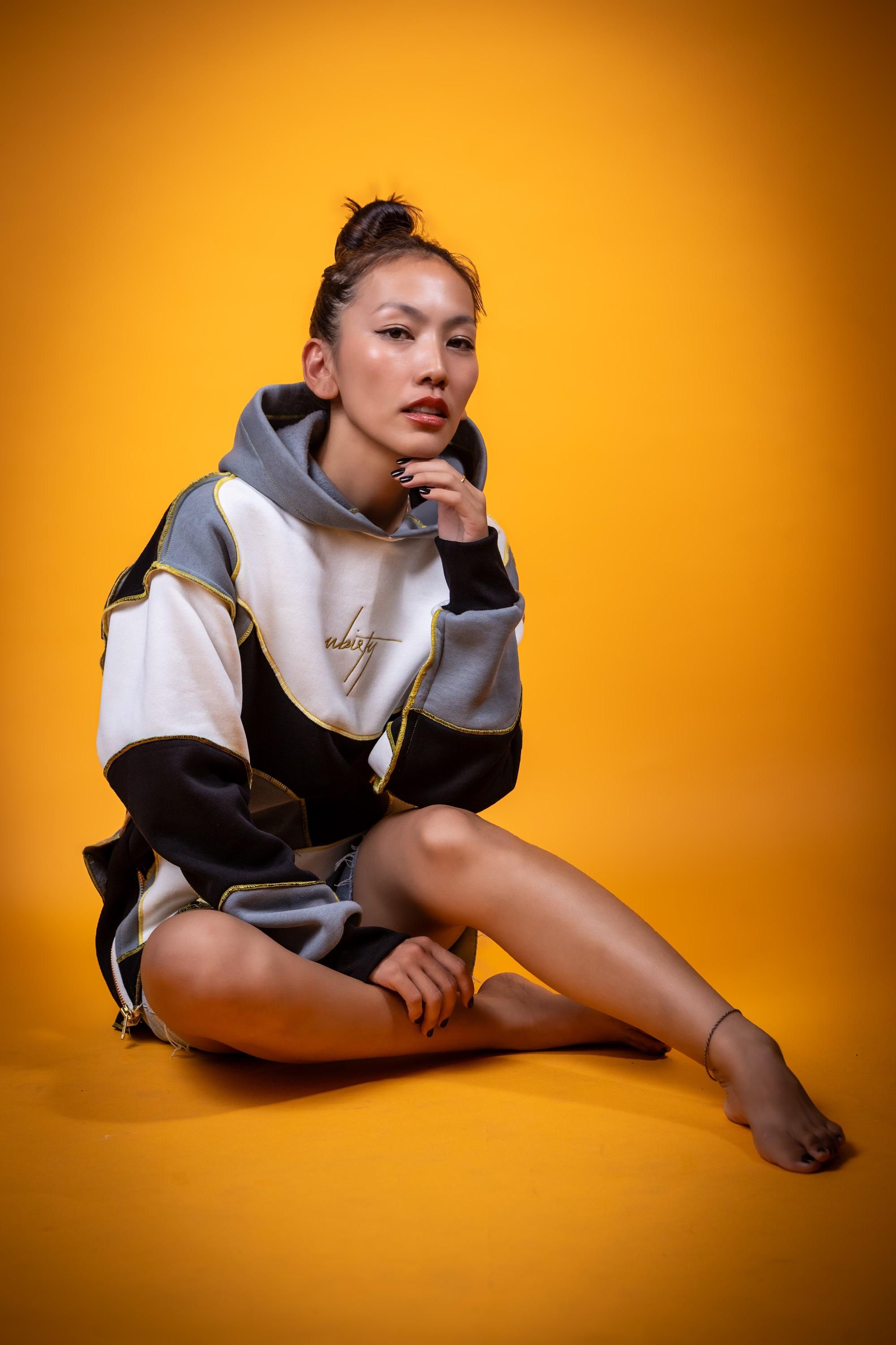 BLK-WHT-GRY 330 Gsm Hoodie